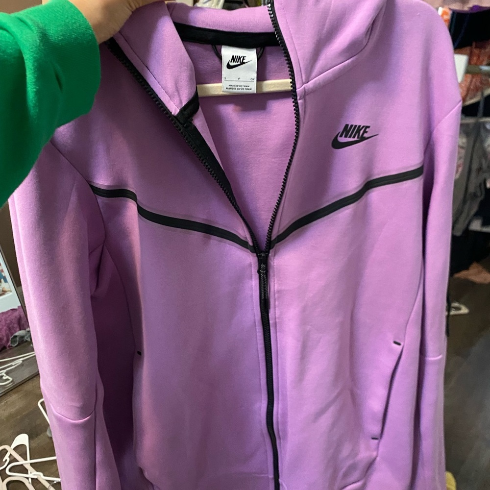 Purple nike tech
